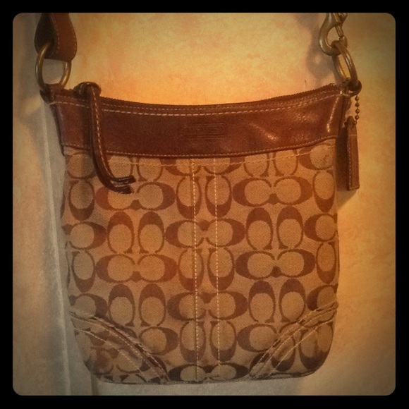 coach monogram purse